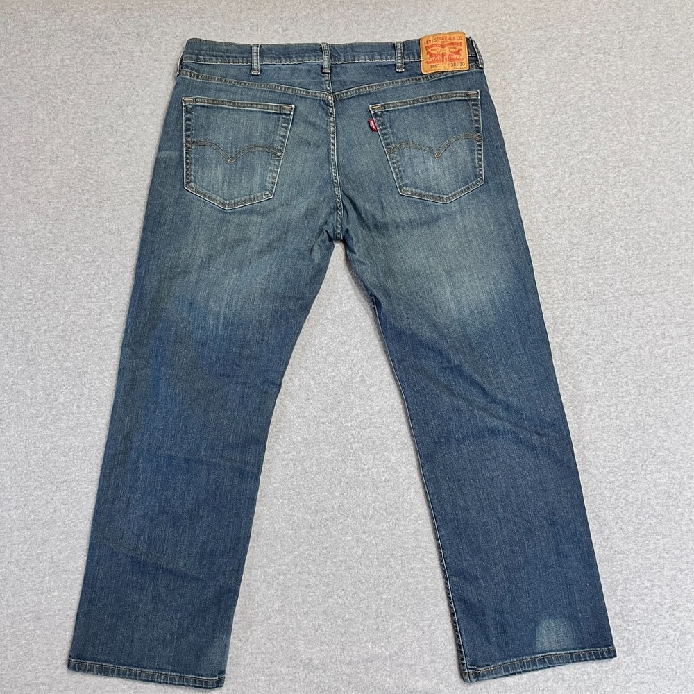 Levis Jeans Mens 38X30 Blue 559 Relaxed Straight Medium American Faded Denim - Picture 2 of 16